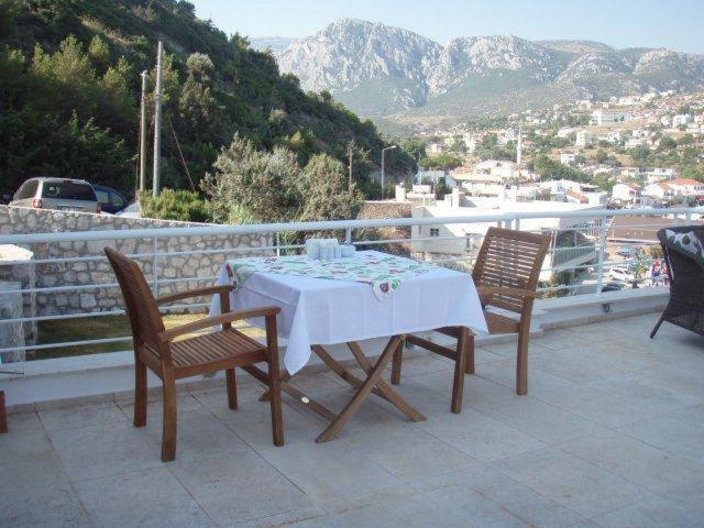 Reyhan Hotel Karaburun  Exterior photo