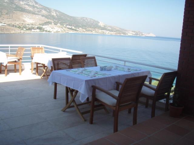 Reyhan Hotel Karaburun  Exterior photo